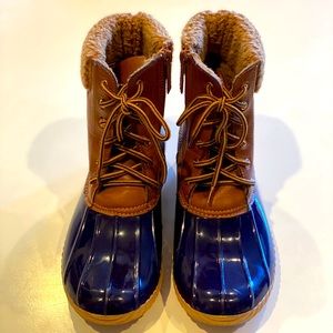 GUC SZ 7 NAVY BLUE/BROWN WATERPROOF WINTER BOOTS